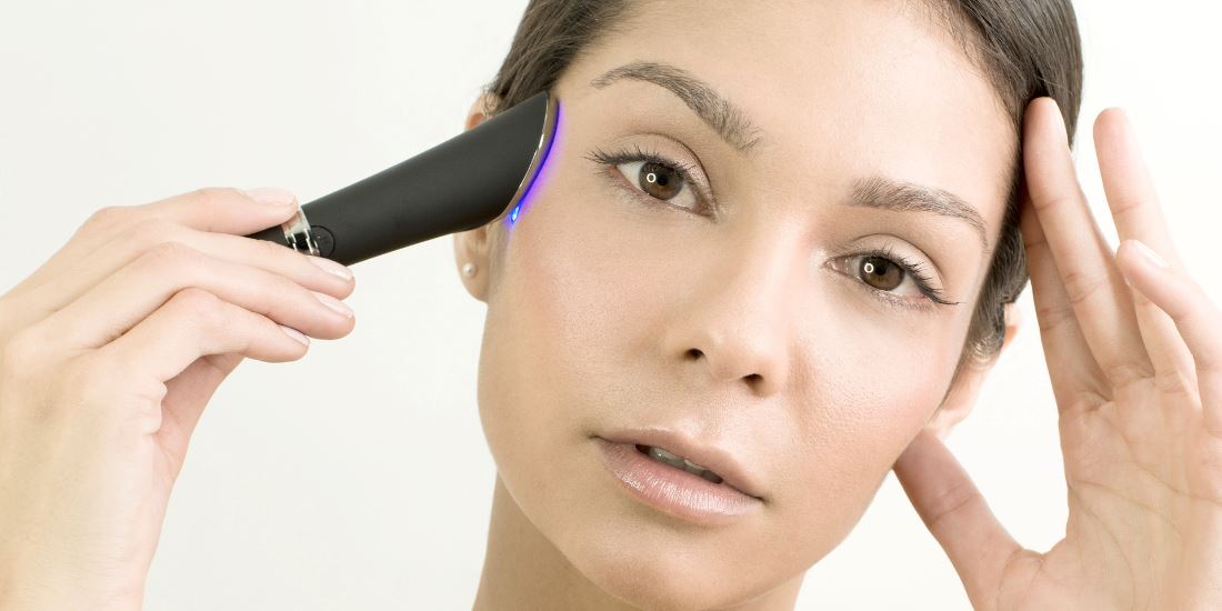 5 Ways LED Light Therapy Combats Ageing Skin